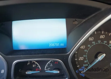 2014 Ford Focus Titanium from USA, damaged, VIN 1FADP3J26EL194902